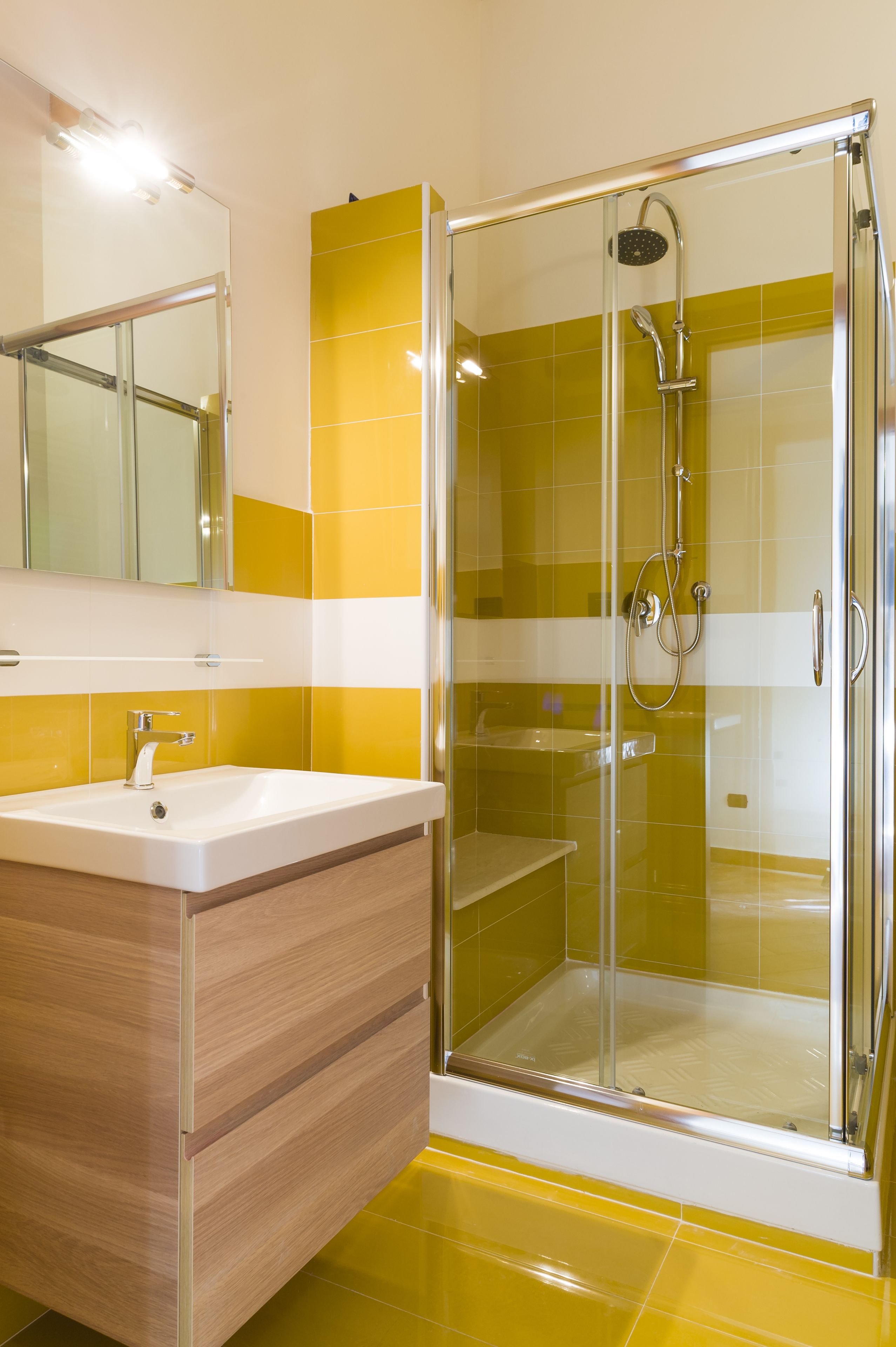 Haartrockner, Bidet, Handtücher