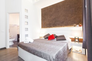 Studio, Annex Building | Minibar, in-room safe, soundproofing, iron/ironing board