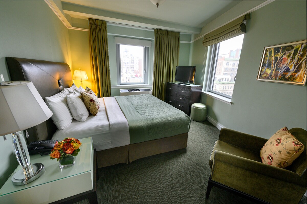 Suite, 1 Bedroom Rates $575 nightly