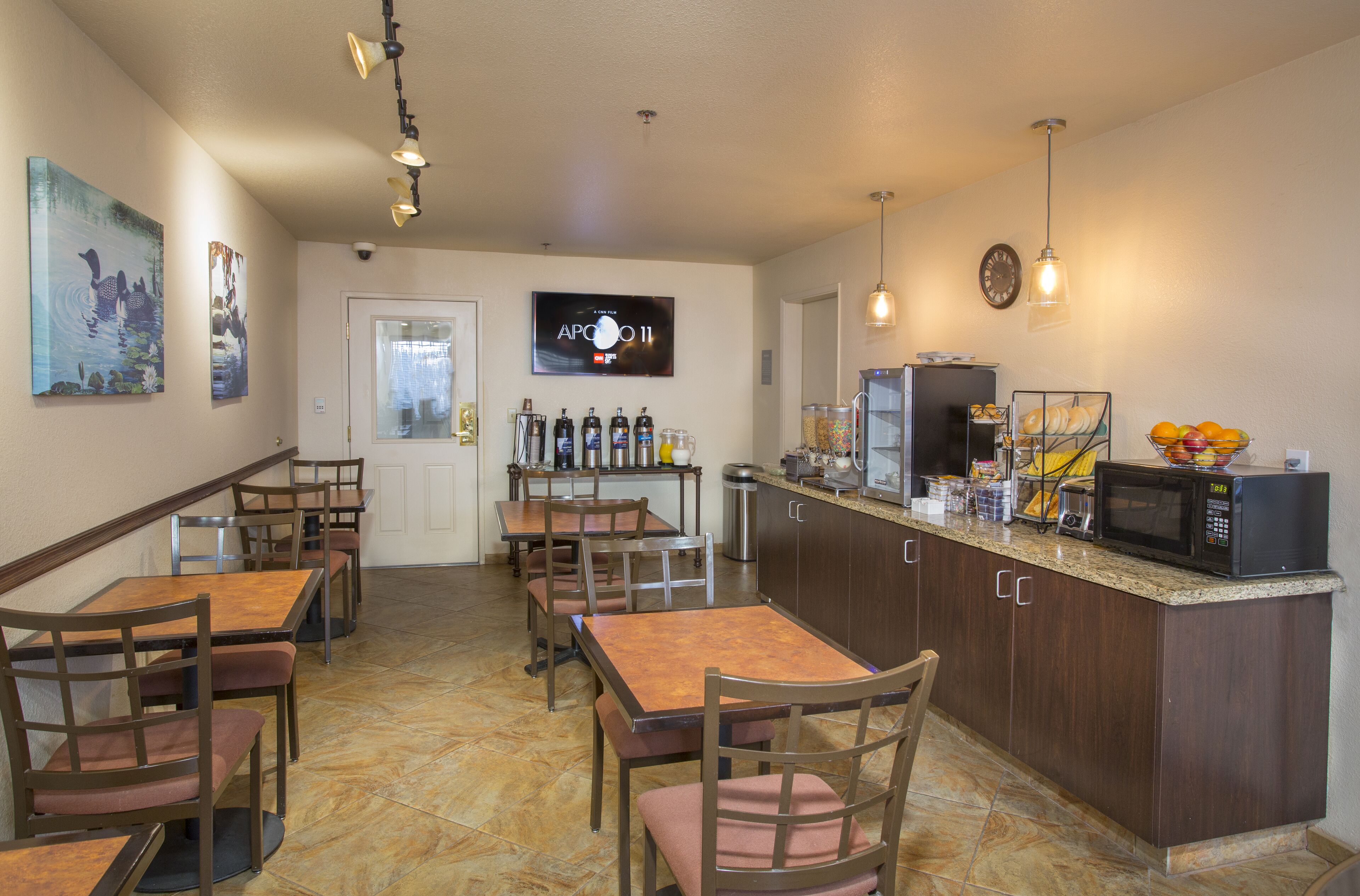 free continental breakfast