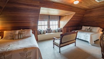 Deluxe Queen with 2 Queen Beds