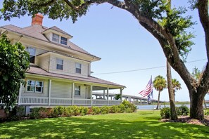 Property grounds - Night Swan Intracoastal B&B (New Smyrna Beach)