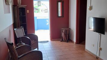 One Bedroom Apartment | In-room safe, soundproofing, cots/infant beds, free WiFi