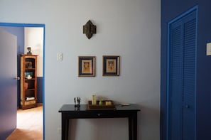 One Bedroom Apartment | Kylpyhuone | Suihku, kylpytakit, pyyhkeet
