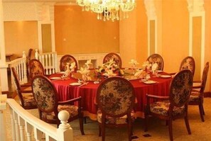 Café da manhã e jantar