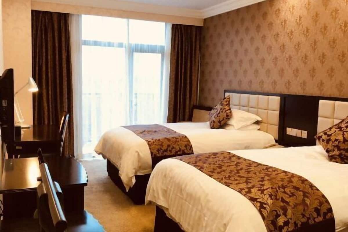 Minibar, coffres-forts dans les chambres, bureau, chambres insonorisées