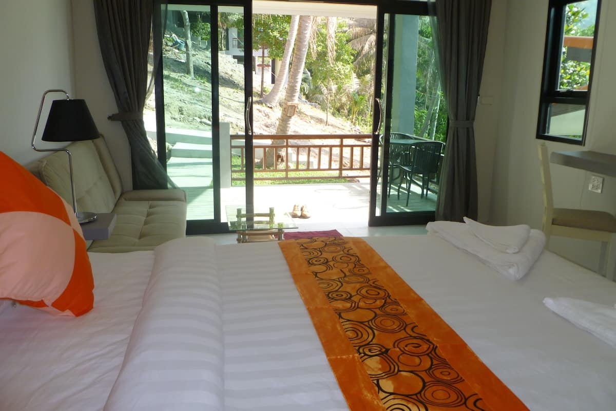 villa, 1 double bed, garden view | 1 bedroom, minibar, in-room safe, desk