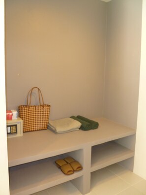 Villa, 1 Double Bed, Garden View | 1 bedroom, minibar, in-room safe, desk