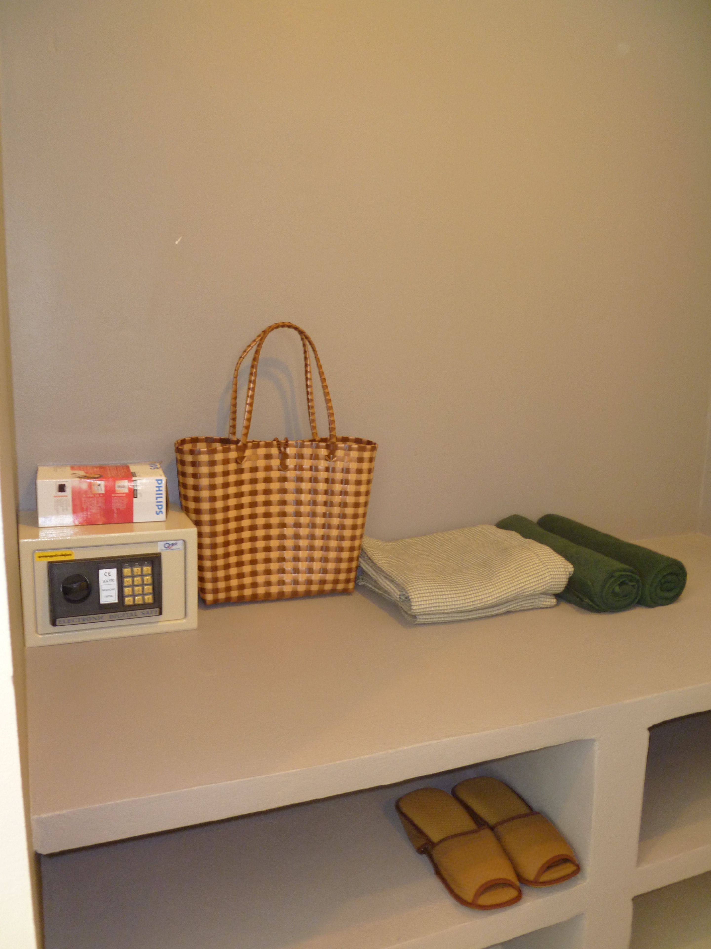 villa, 1 double bed, garden view | 1 bedroom, minibar, in-room safe, desk