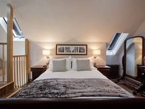 Chambre double, salle de bain attenante (Cerne )