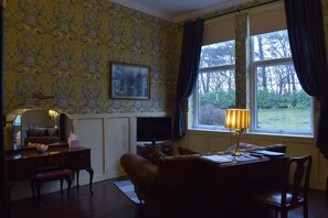 ห้องดีลักซ์ดับเบิล, วิวสวน | เครื่องนอนระดับพรีเมียม, เตียงเมมโมรีโฟม, ห้องพักตกแต่งอย่างมีเ��อกลักษณ์