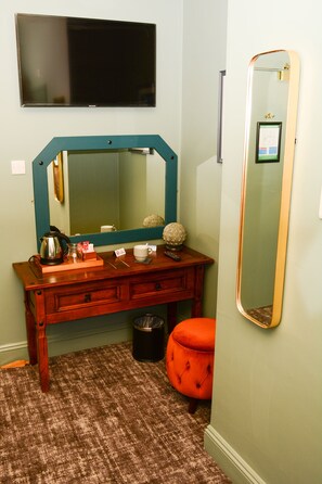 Standard Single Room, Ensuite (Room 2)