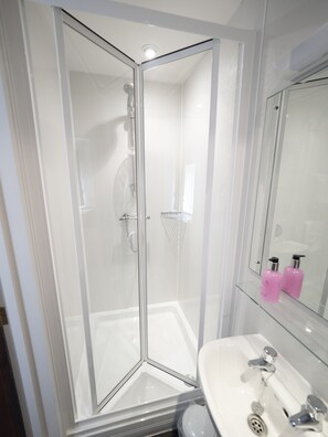 Double or Twin Room, Ensuite | Bathroom