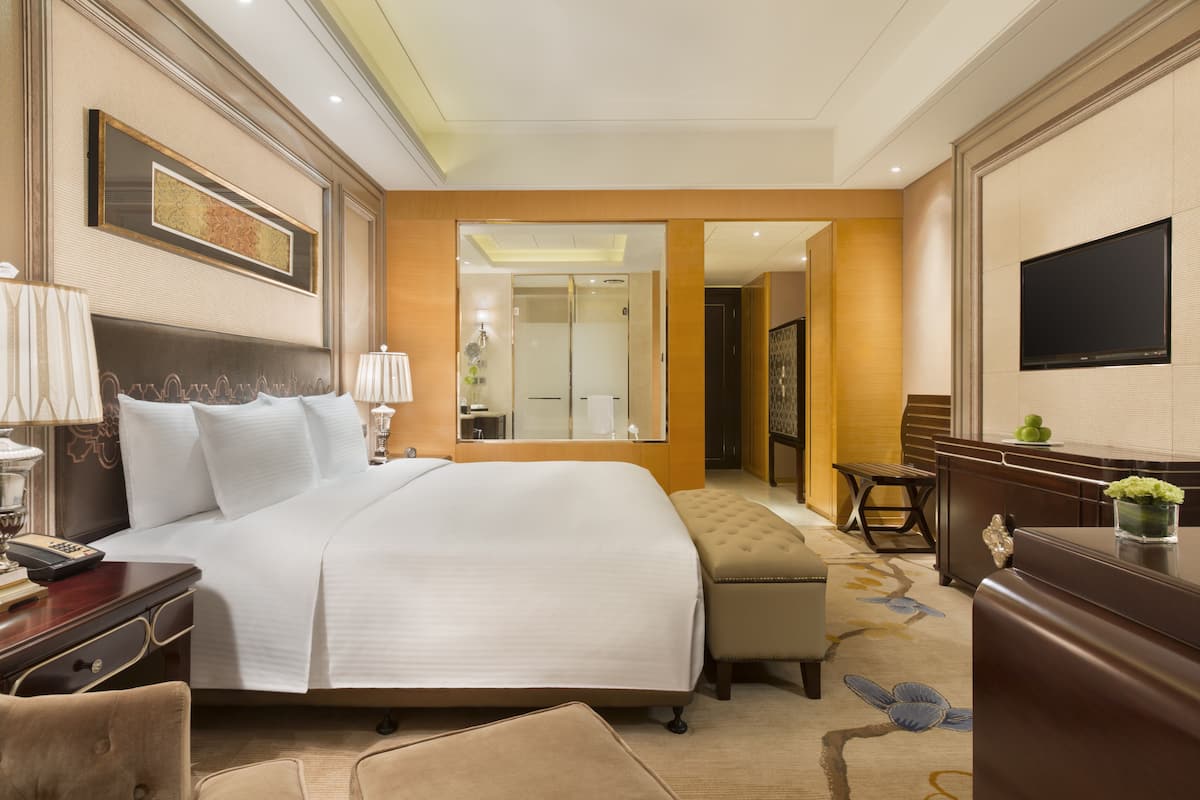 Premium bedding, down comforters, minibar, in-room safe