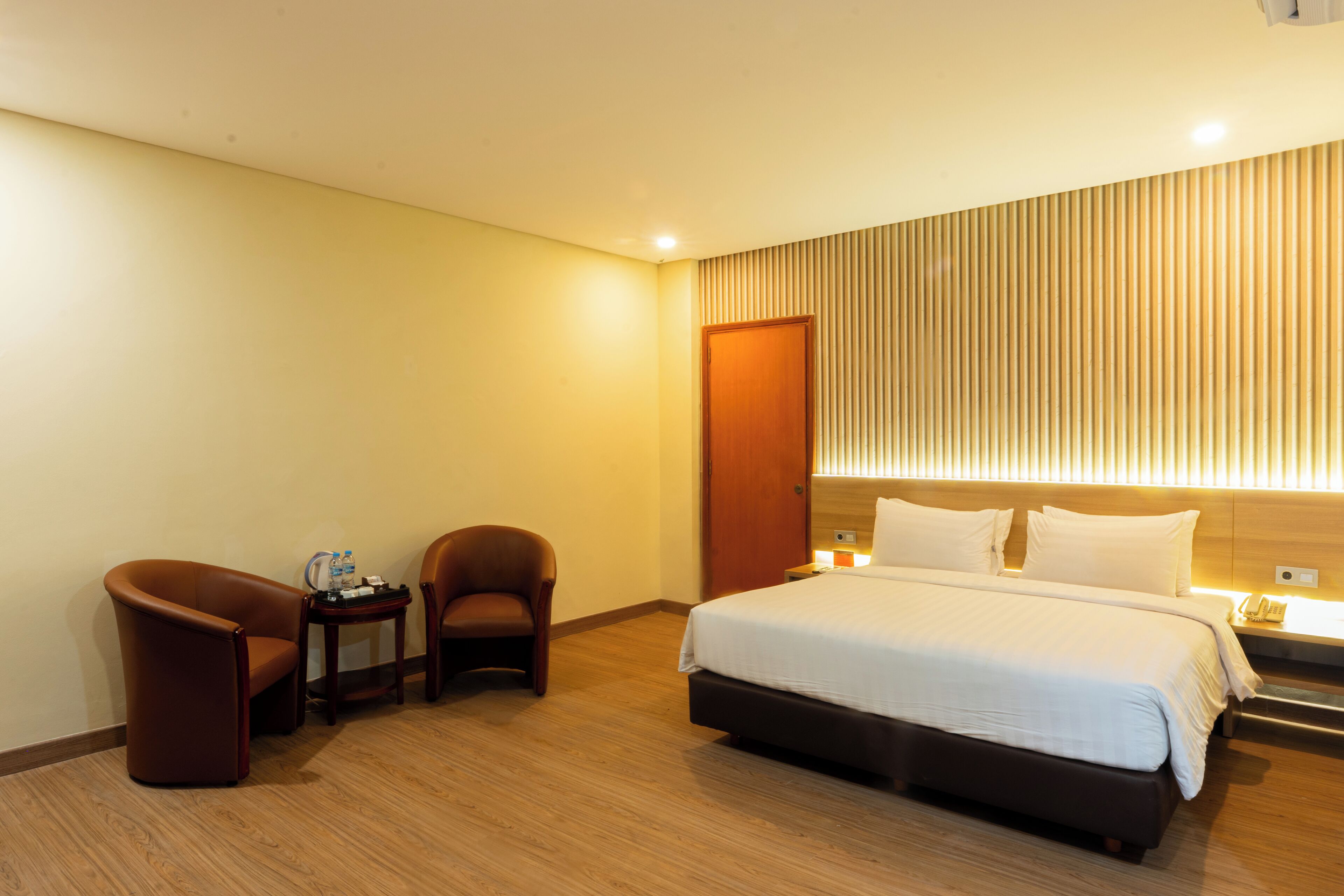 Executive Room, 2 Single Beds | Private kitchen