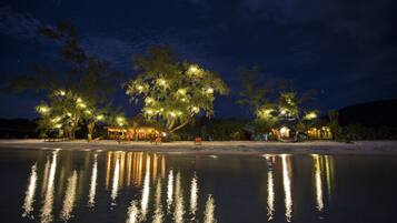 Private beach, white sand, beach bar