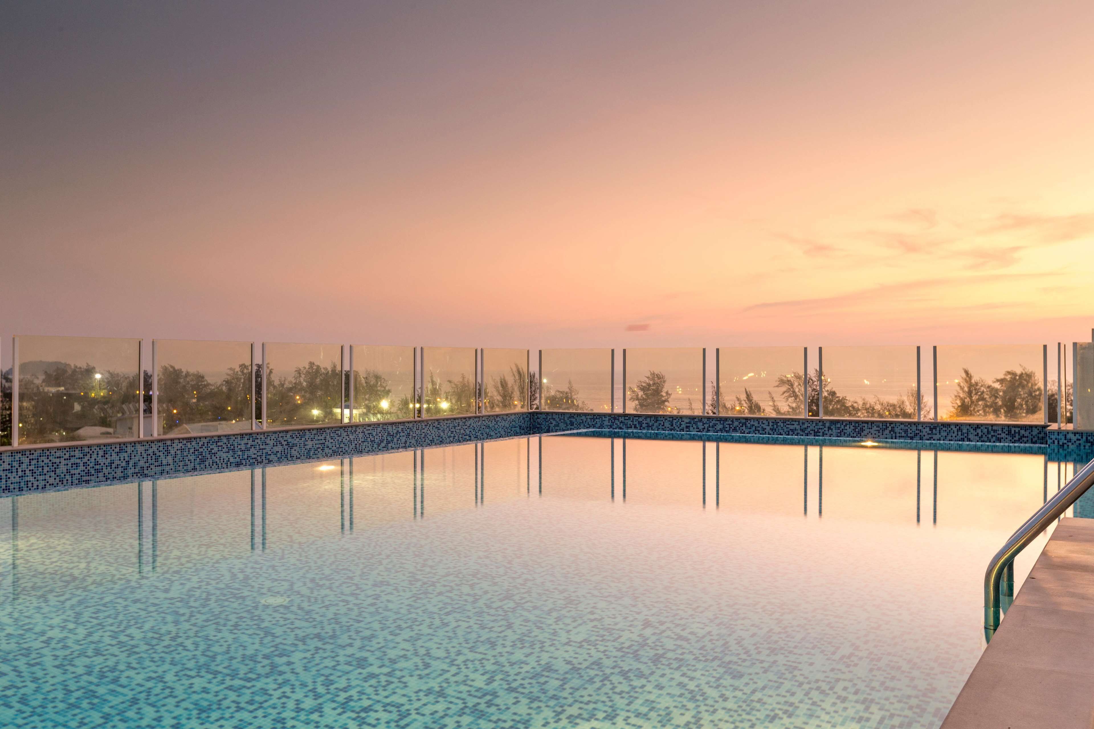 beach nearby, beach towels