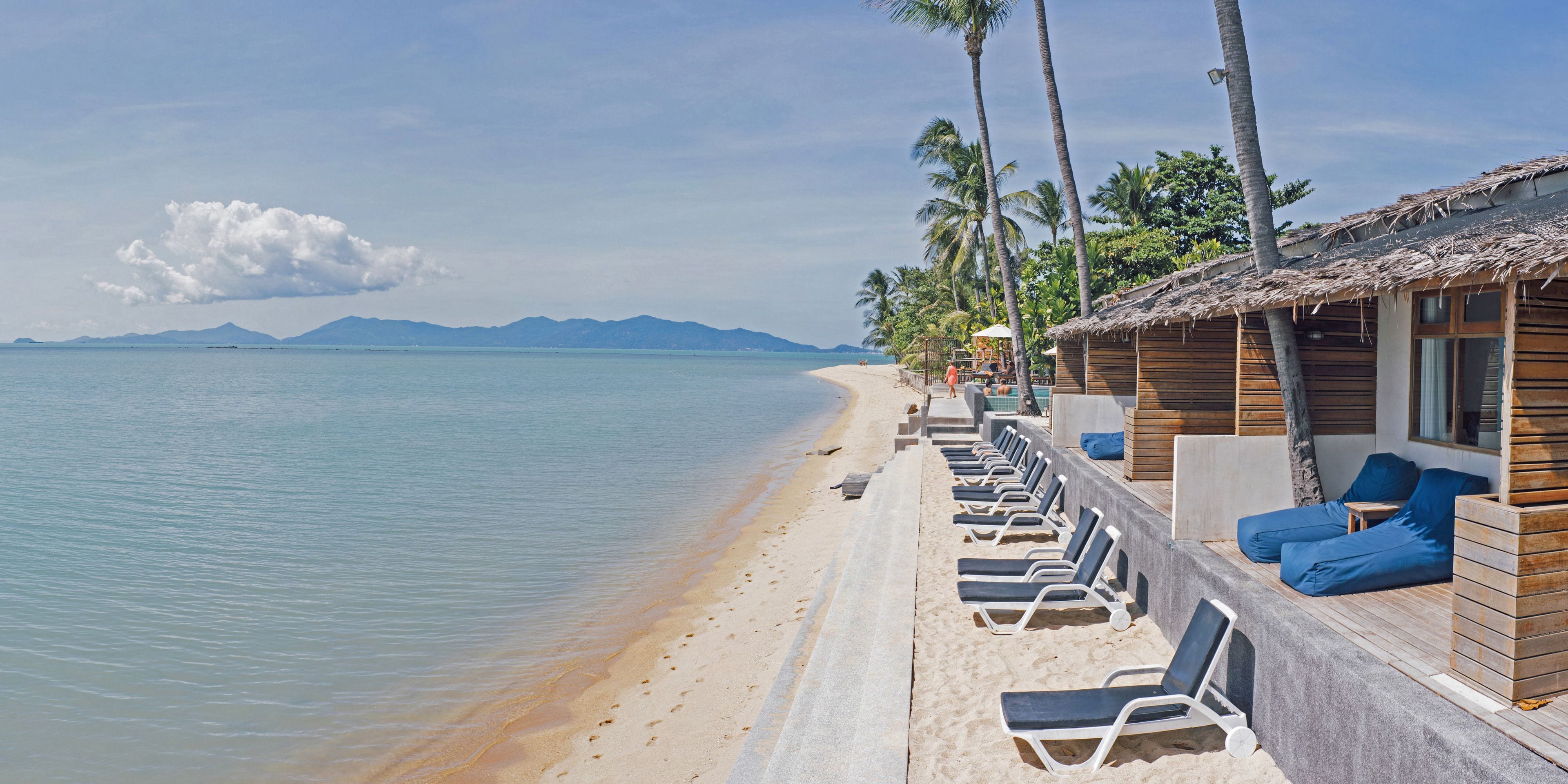 honeymoon bungalow, beachfront | terrace/patio