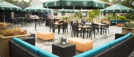 Breakfast, lunch, dinner served; garden views