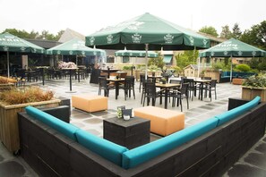 Breakfast, lunch, dinner served; garden views - Guldenberg Hotel (Helvoirt)