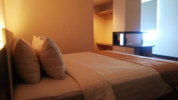 Minibar, in-room safe, free WiFi, bed sheets