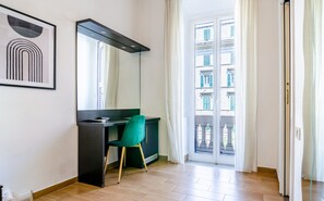 Classic Double Room | Minibar, individually decorated, desk, soundproofing - El Dorado Colosseum (Rome)