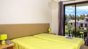 Tabla de planchar con plancha y cunas (de pago)