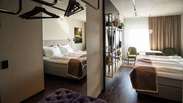 1 kamar tidur, seprai antialergi, minibar, dan tirai kedap cahaya