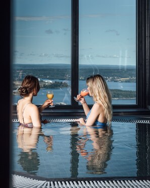 Bastu, bubbelpool, ångbastu och massage