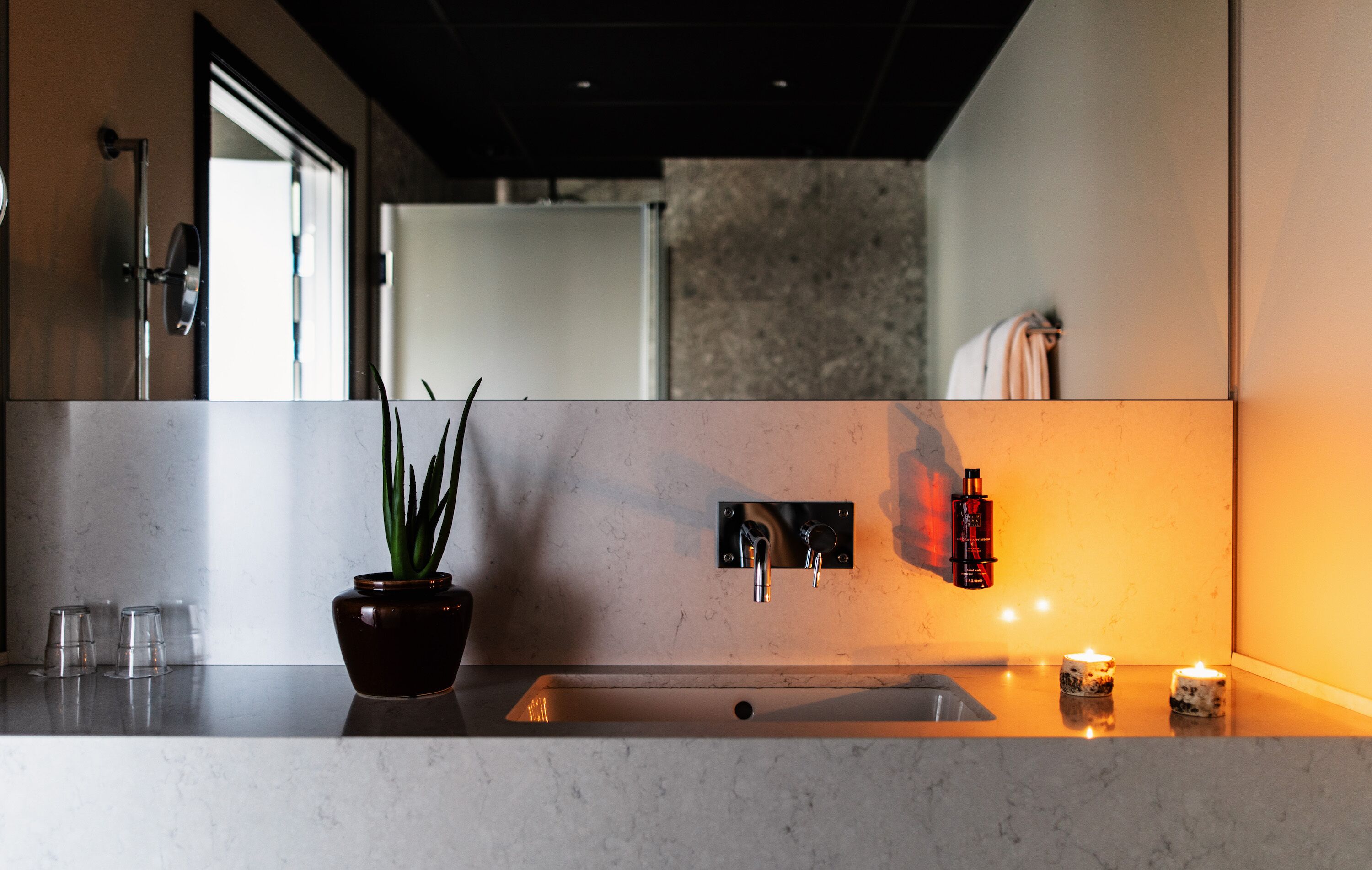 superior twin room | bathroom | shower, free toiletries, hair dryer, towels