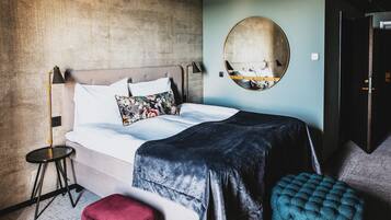 Superior Double Room | Hypo-allergenic bedding, minibar, blackout drapes, free WiFi