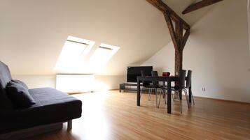 Apartment, Kitchenette (Attic ) | Living area | Flat-screen TV