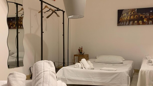 Family Room, 1 Bedroom, Private Bathroom - 4 Season B&B Roma (Rome)