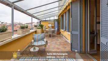 Suite Michelangelo ( Via Saffi 15 ) | Terrace/patio