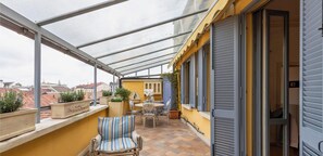Suite Michelangelo ( Via Saffi 15 ) | Terassi/patio
