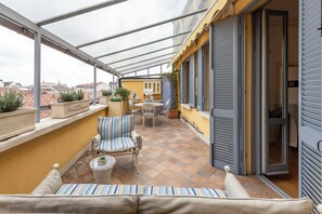 Suite Michelangelo ( Via Saffi 15 ) | Terrace/patio