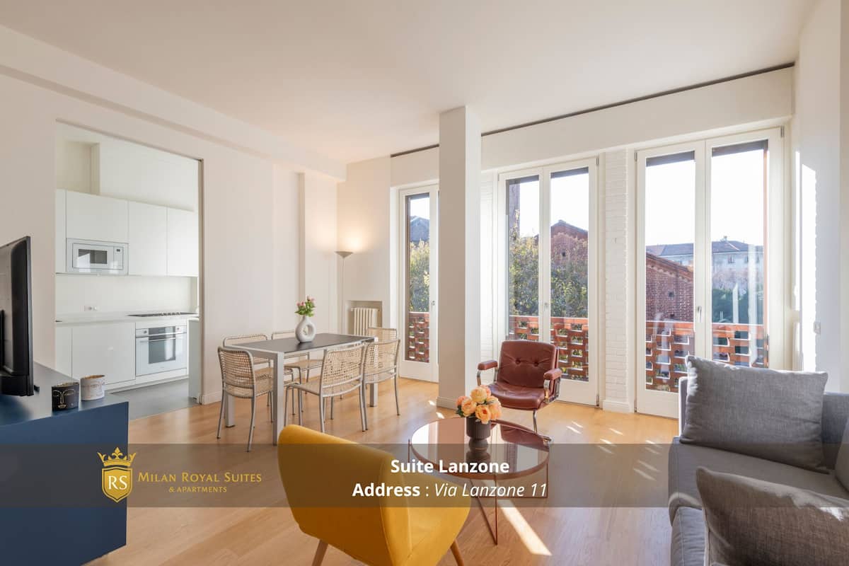 Suite Lanzone ( Via Lanzone 11 ) | Living area | LCD TV