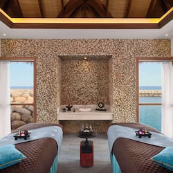 Couples treatment rooms, sauna, hot tub, steam room, Turkish bath
