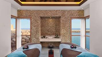 Couples treatment room(s), sauna, hot tub, steam room