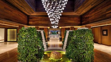 Couples treatment rooms, sauna, hot tub, steam room, Turkish bath