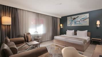 1 bedroom, down duvets, minibar, in-room safe