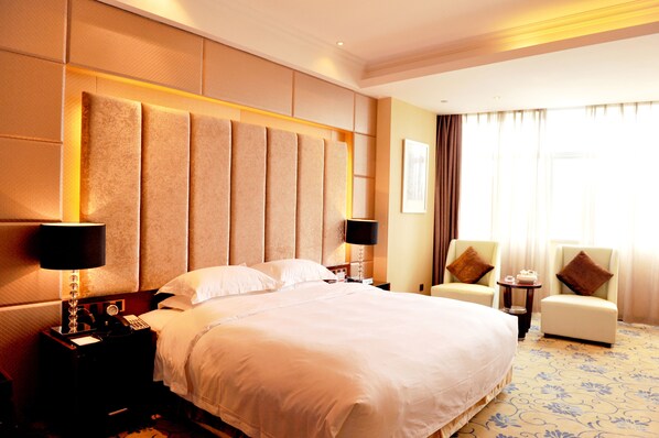 Room, 1 King Bed, Smoking