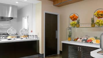 Dagelijks ontbijtbuffet (USD 25 per persoon)