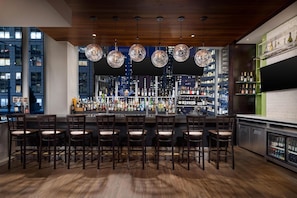 Bar (on property) - Hilton Garden Inn New York/Times Square Central (New York)