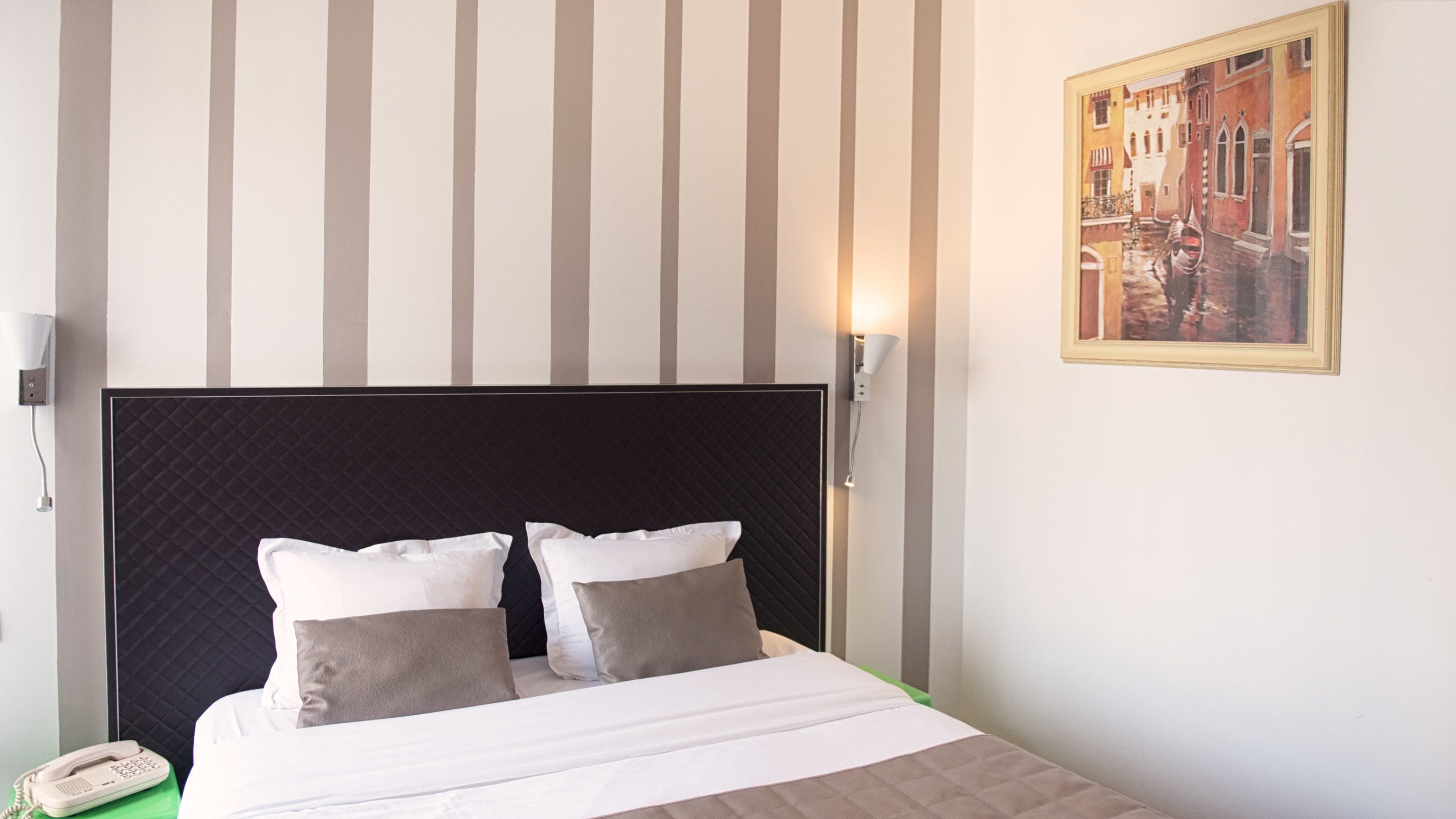 double room | premium bedding, in-room safe, desk, iron/ironing board