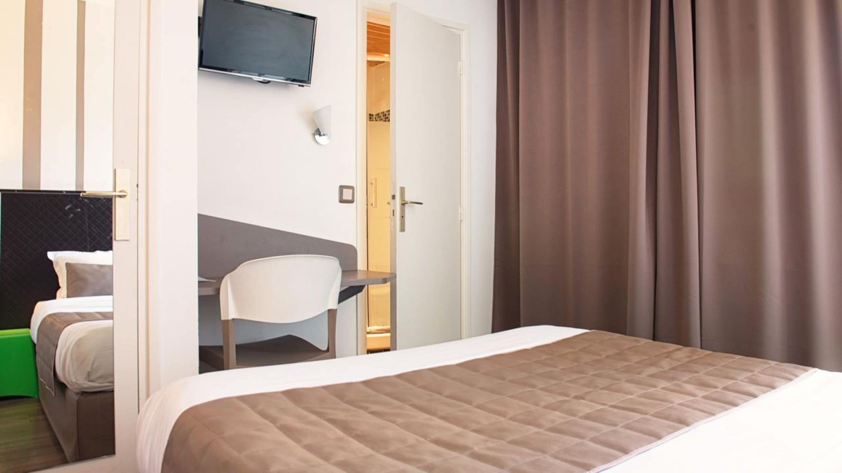 premium bedding, in-room safe, desk, iron/ironing board