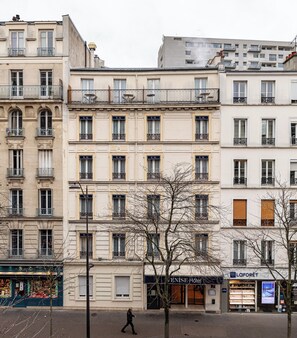 Front of property - Hotel De Venise (Paris)