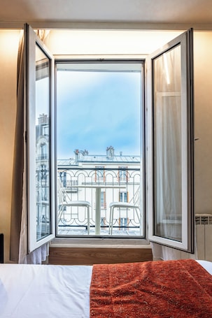 Superior Room, 1 Double Bed | Premium bedding, in-room safe, desk, iron/ironing board. Hotel De Venise
