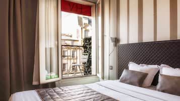 Habitación superior, 1 cama matrimonial | Ropa de cama de alta calidad y caja de seguridad en la habitación