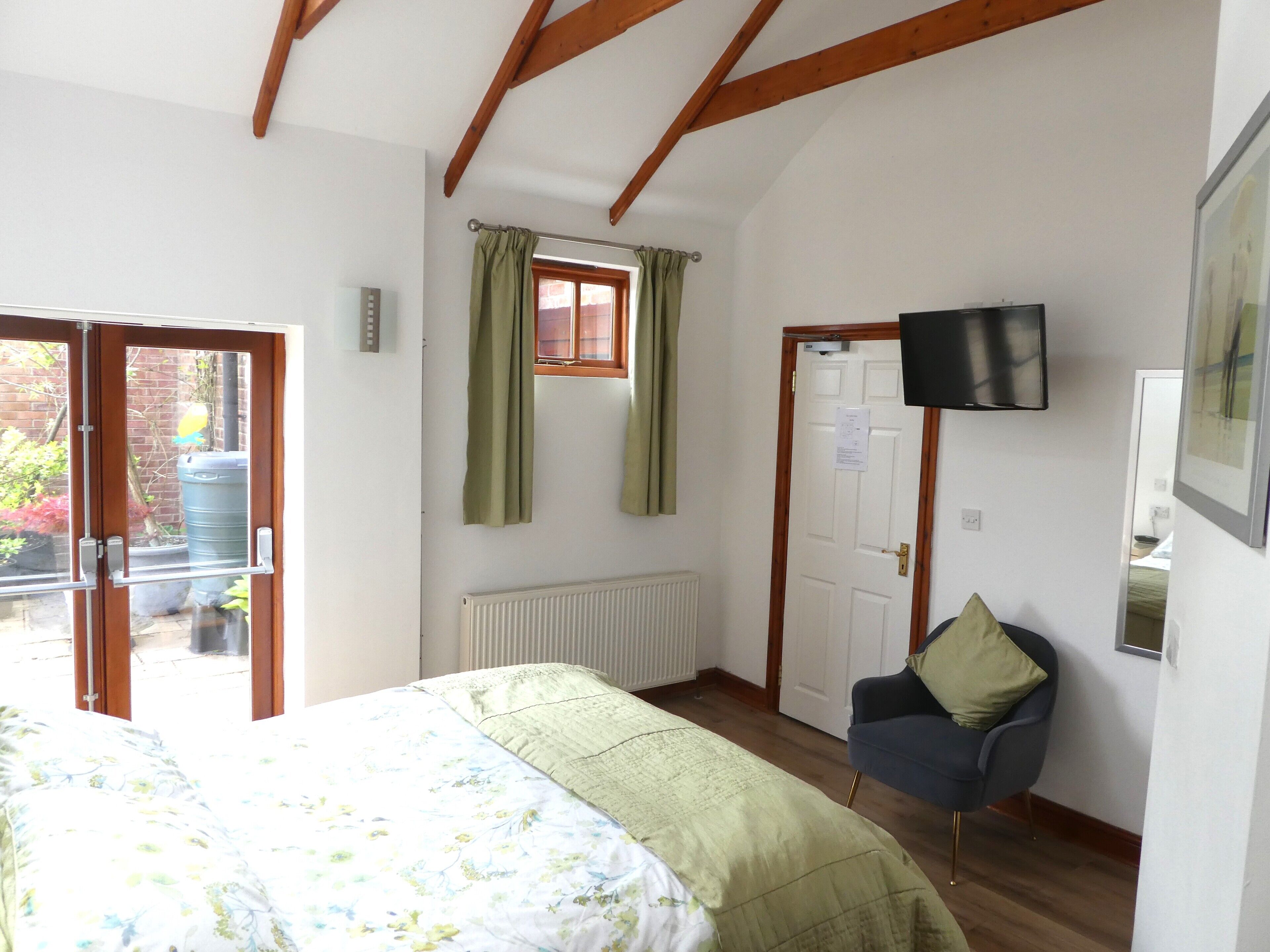 Double Room, Ensuite (Tawny Owl) | Iron/ironing board, free WiFi, bed sheets